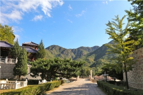 长城华人怀思堂交通路线与园区环境解析